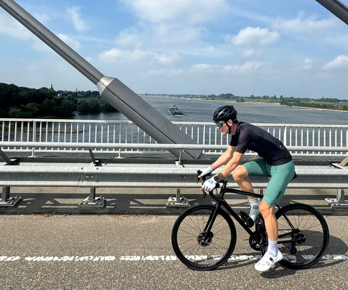 Peter met sportvoeding bij voor fietsers