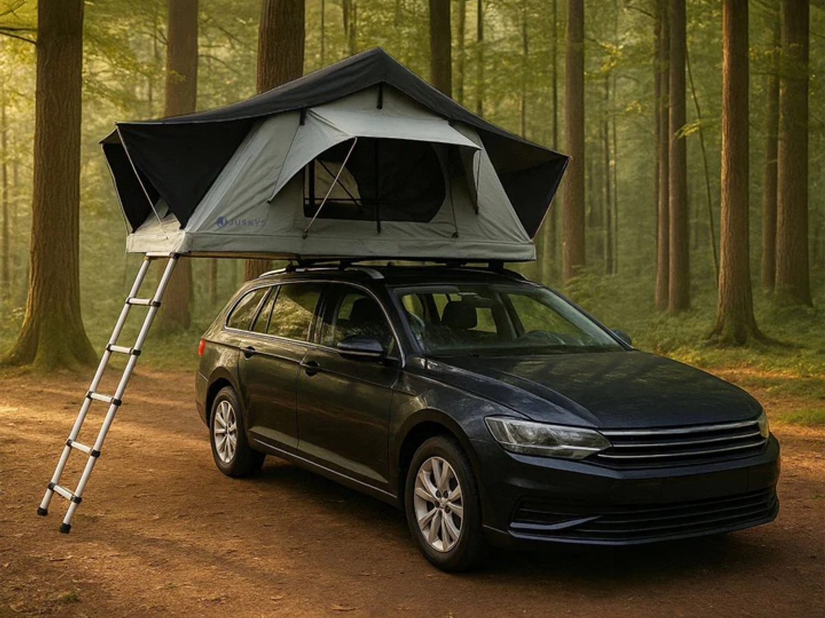 Juskys Lago daktent op Volkswaget Passat in bossen