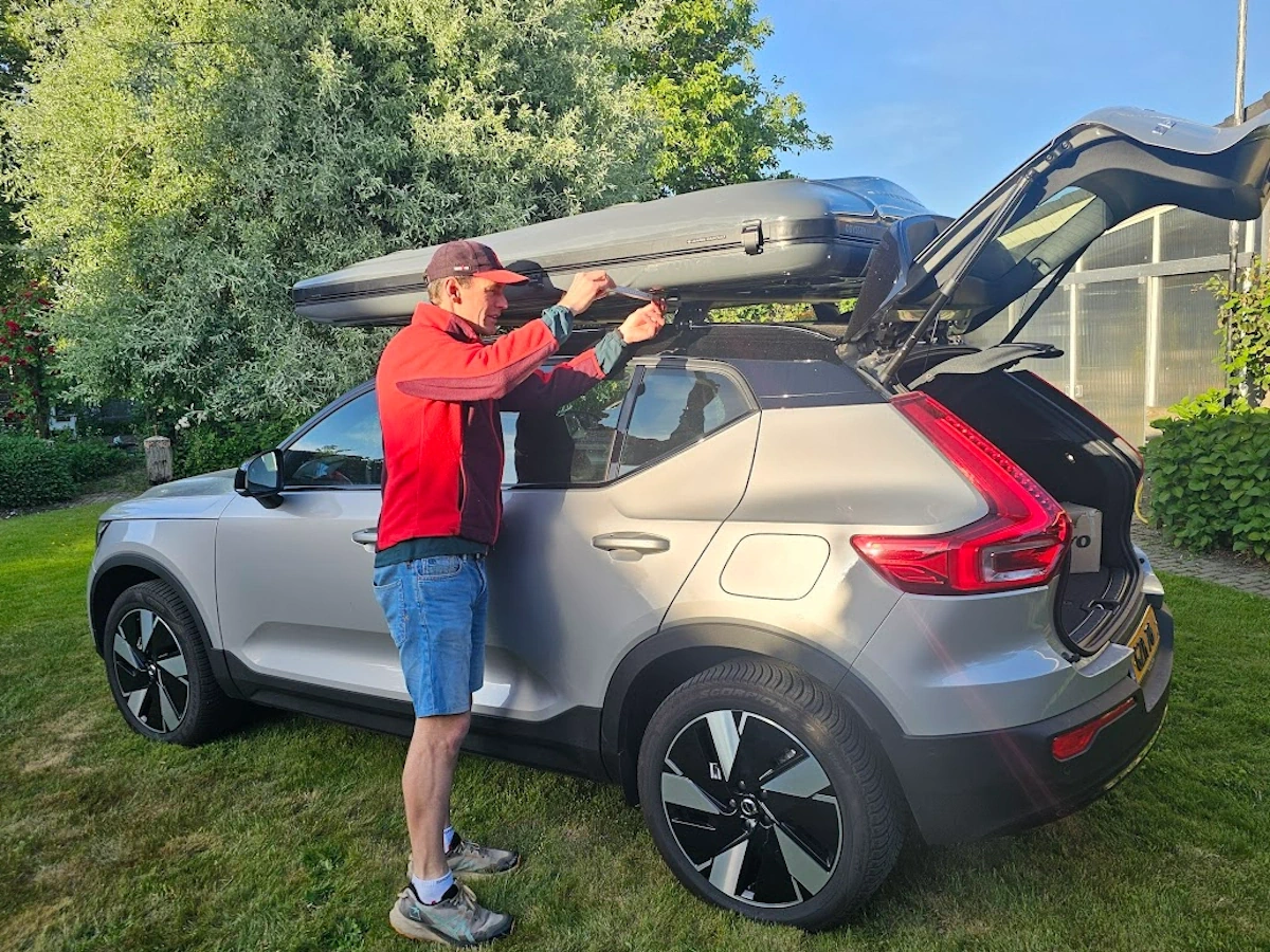 Peter plaatst James Baroud Odyssey Op Volvo XC40